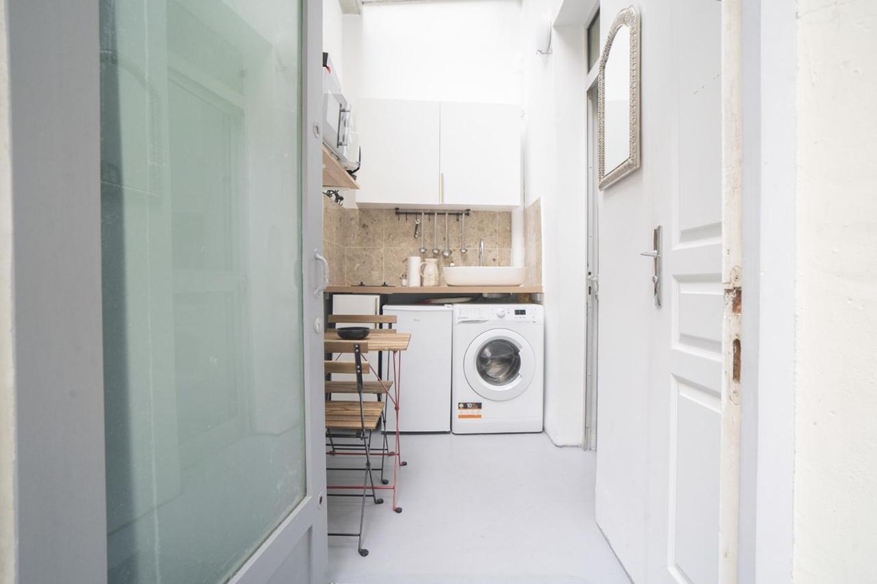 باريس Cosy Apartment - Near Le Marais المظهر الخارجي الصورة